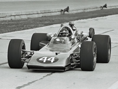 Joe Leonard in Smokey Yunick's City of Daytona Beach Eagle at the 1969 Indy 500. Part of the Dave Friedman collection. Licenced by The Henry Ford under Creative Commons licence Attribution-NonCommercial-NoDerivs 2.0 Generic. Original image has been cropped. Joe Leonard in Smokey Yunick's City of Daytona Beach Eagle at the 1969 Indy 500. Part of the Dave Friedman collection. Licenced by The Henry Ford under Creative Commons licence Attribution-NonCommercial-NoDerivs 2.0 Generic. Original image has been cropped.